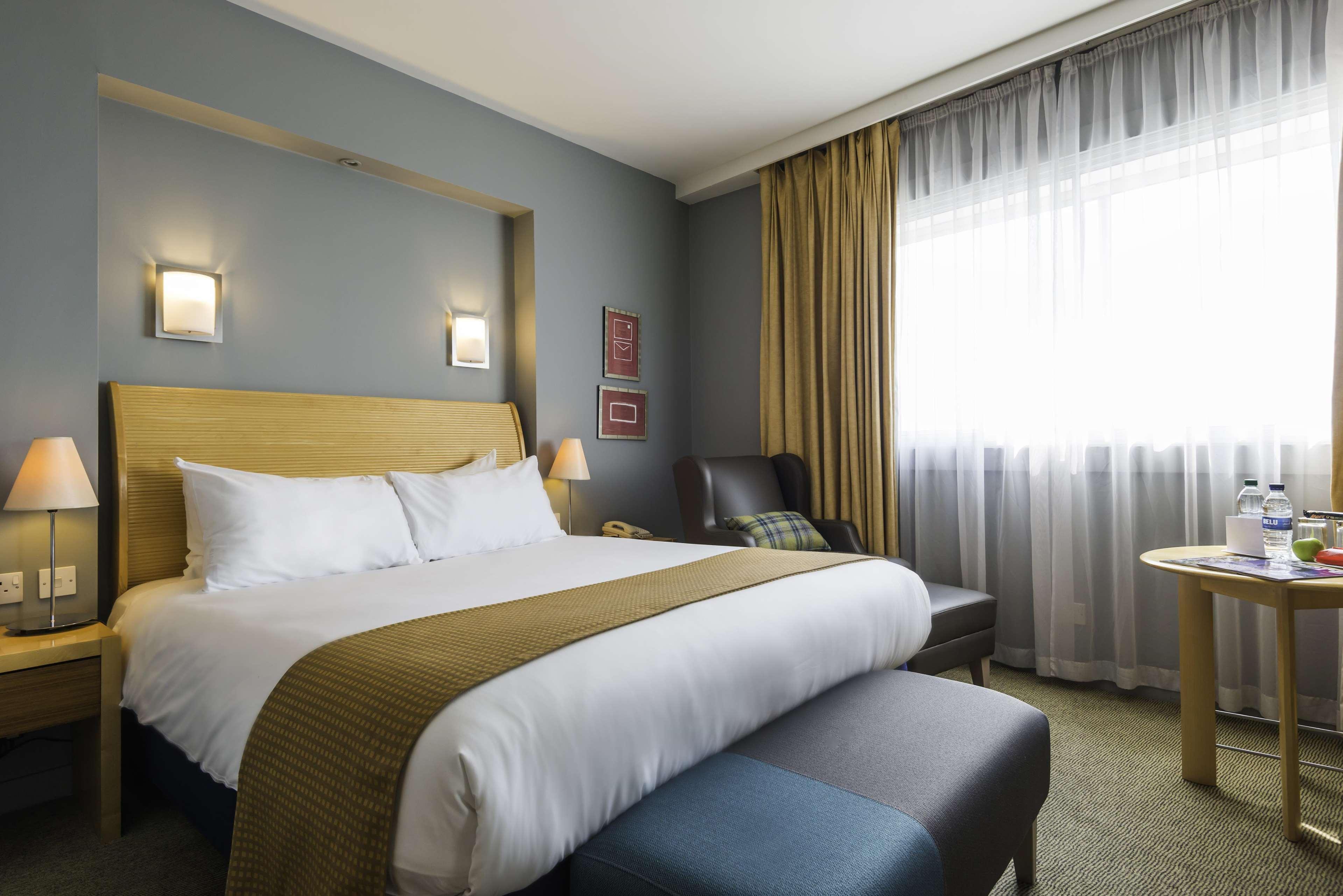 Western London Heathrow Ariel Hotel
