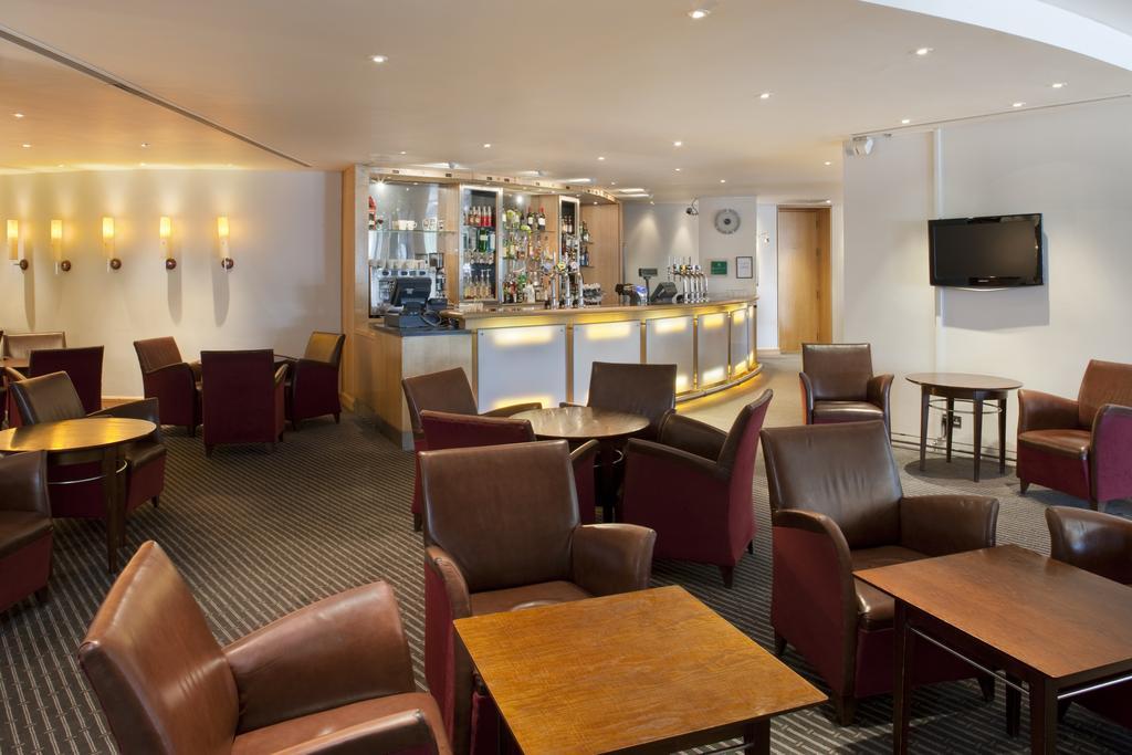 Western London Heathrow Ariel 4* Hillingdon